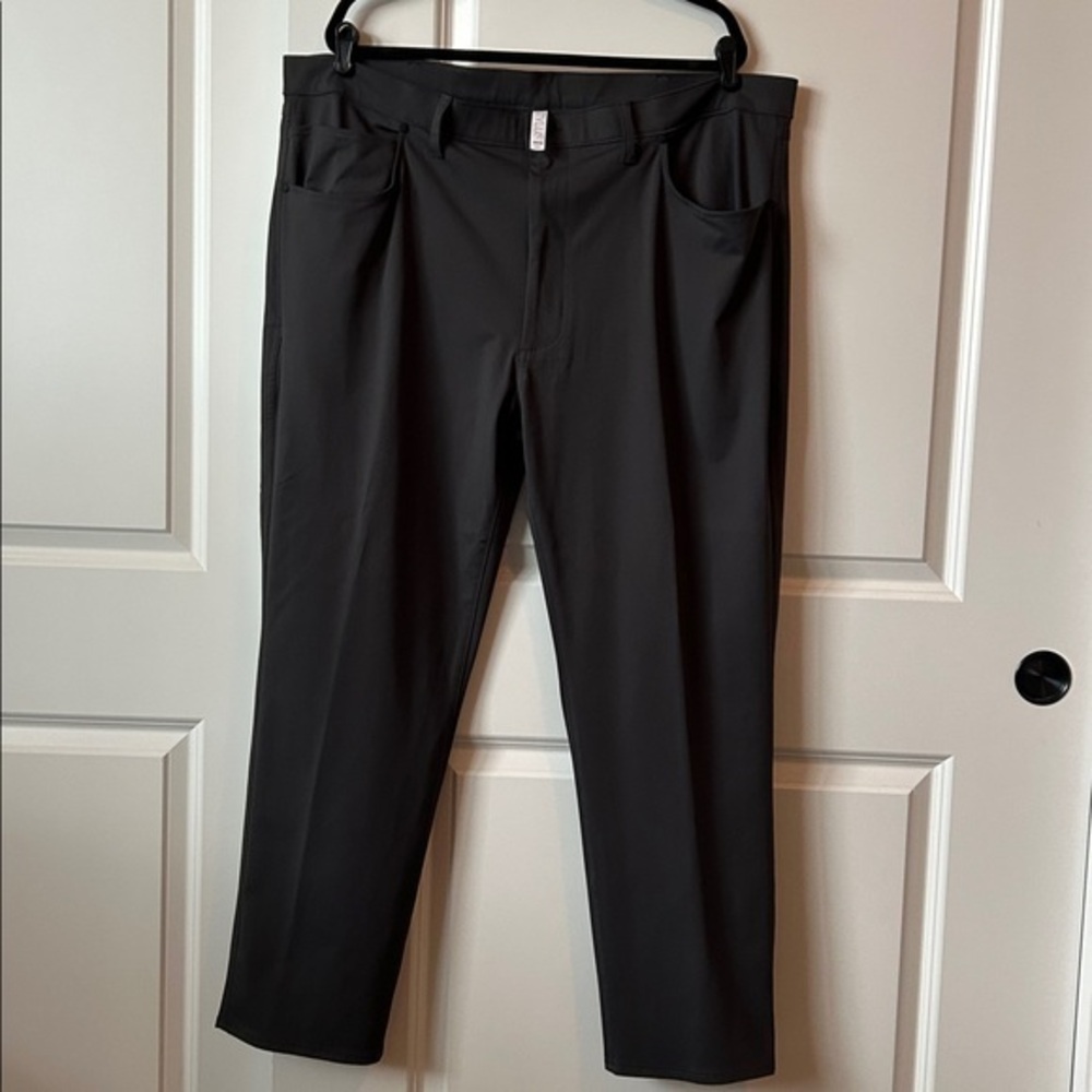 NWOT STYLUS Men's Sleek Black Dress Pants size 44